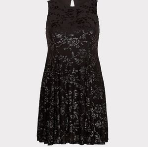TORRID 3X BLACK FLORAL TRAPEZE DRESS
